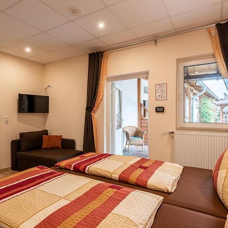 Land-Hotel Zum Schwan, Garni Weilerswist-Metternich, 3 E-Ladestationen, Naehe Phantasialand, Palmenparadies Euskirchen Ngoại thất bức ảnh