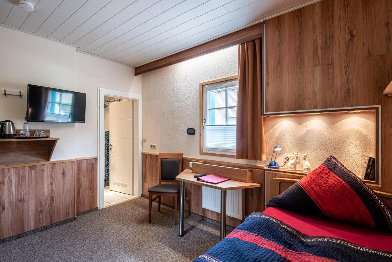 Land-Hotel Zum Schwan, Garni Weilerswist-Metternich, 3 E-Ladestationen, Naehe Phantasialand, Palmenparadies Euskirchen Ngoại thất bức ảnh
