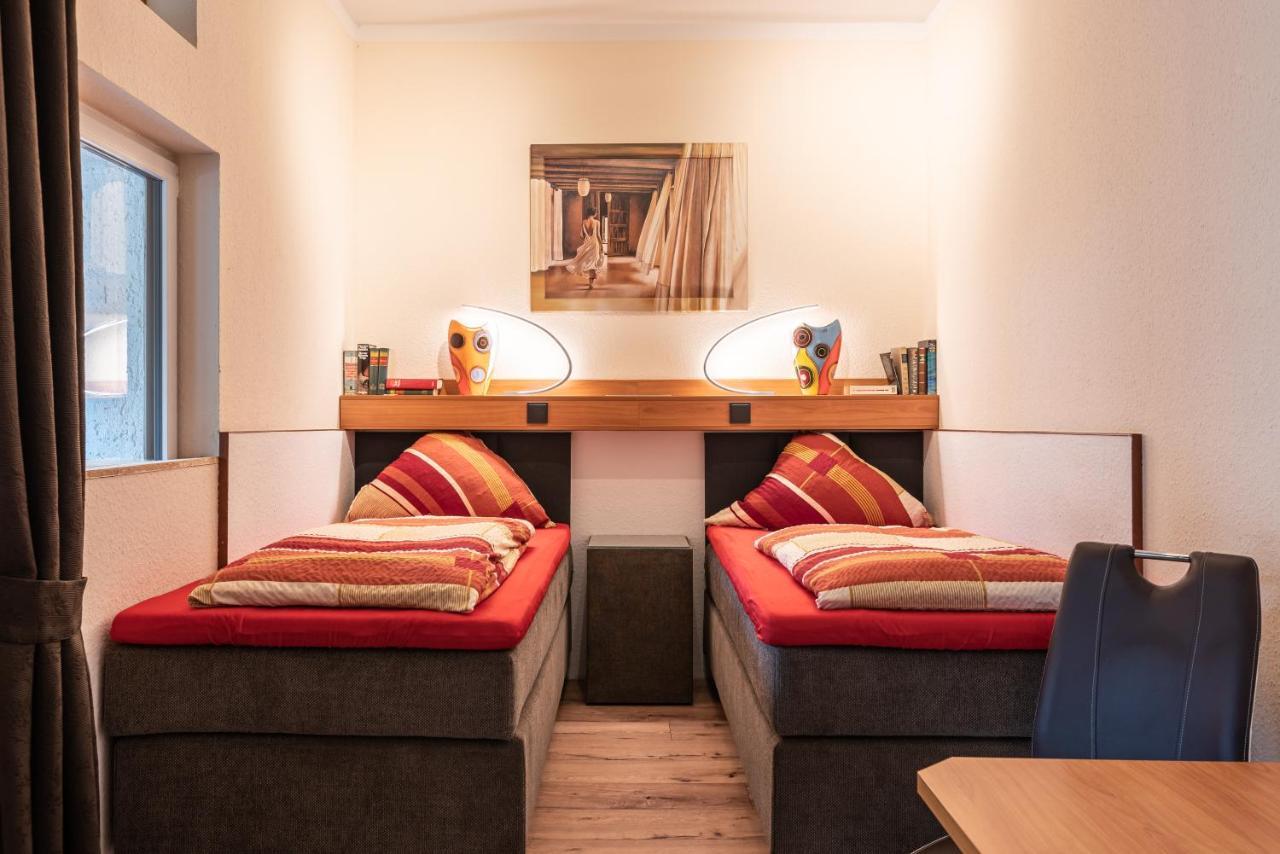 Land-Hotel Zum Schwan, Garni Weilerswist-Metternich, 3 E-Ladestationen, Naehe Phantasialand, Palmenparadies Euskirchen Ngoại thất bức ảnh