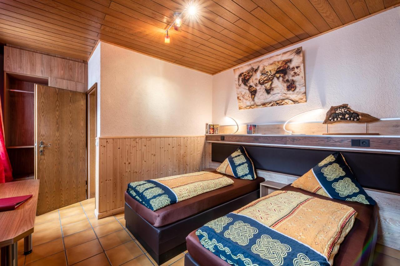 Land-Hotel Zum Schwan, Garni Weilerswist-Metternich, 3 E-Ladestationen, Naehe Phantasialand, Palmenparadies Euskirchen Ngoại thất bức ảnh