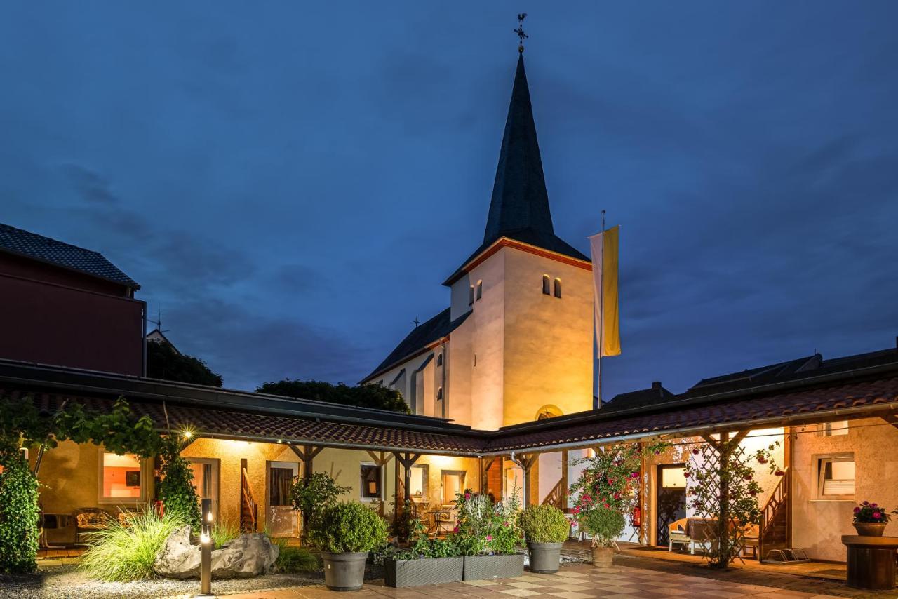 Land-Hotel Zum Schwan, Garni Weilerswist-Metternich, 3 E-Ladestationen, Naehe Phantasialand, Palmenparadies Euskirchen Ngoại thất bức ảnh