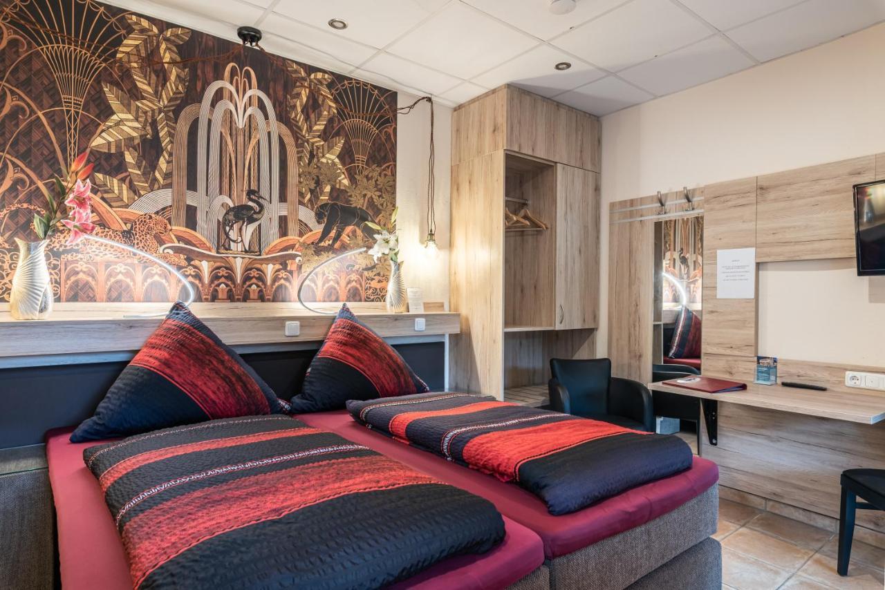 Land-Hotel Zum Schwan, Garni Weilerswist-Metternich, 3 E-Ladestationen, Naehe Phantasialand, Palmenparadies Euskirchen Ngoại thất bức ảnh